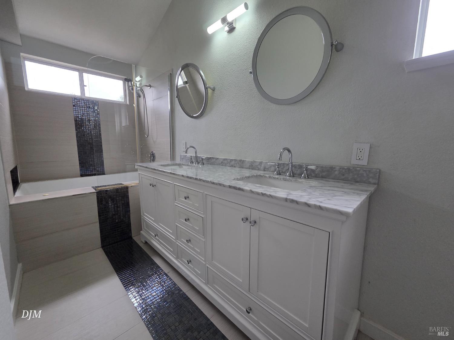 Detail Gallery Image 11 of 21 For 213 Waterview Ter, Vallejo,  CA 94591 - 3 Beds | 2/1 Baths