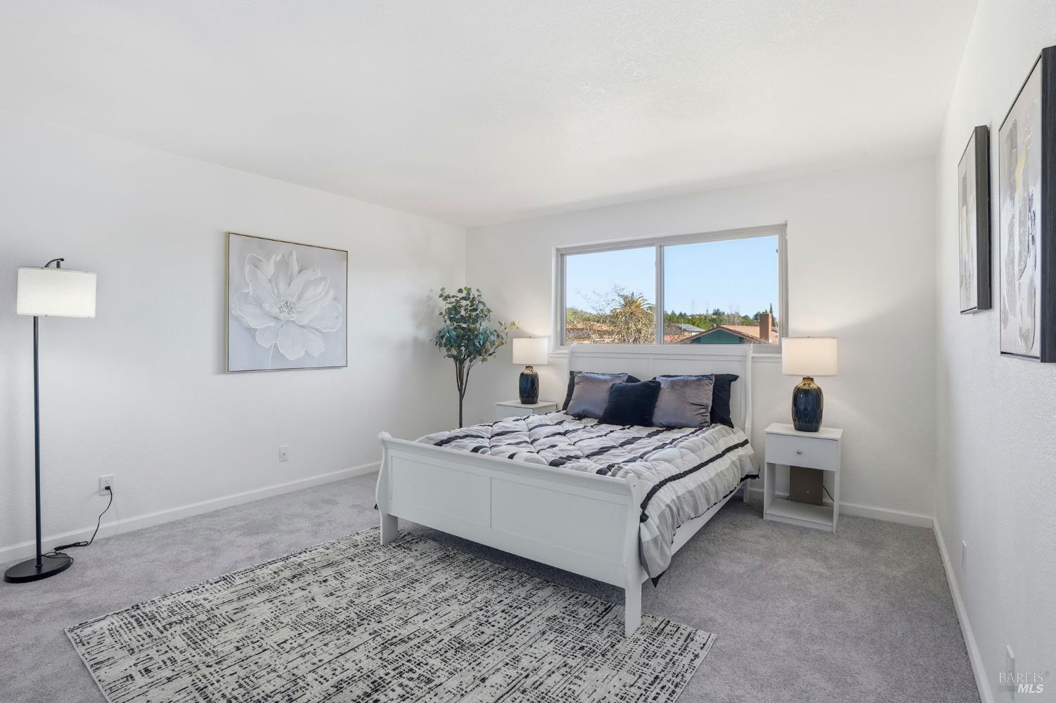 Detail Gallery Image 21 of 45 For 2100 Larchmont Cir, Fairfield,  CA 94534 - 5 Beds | 2/1 Baths