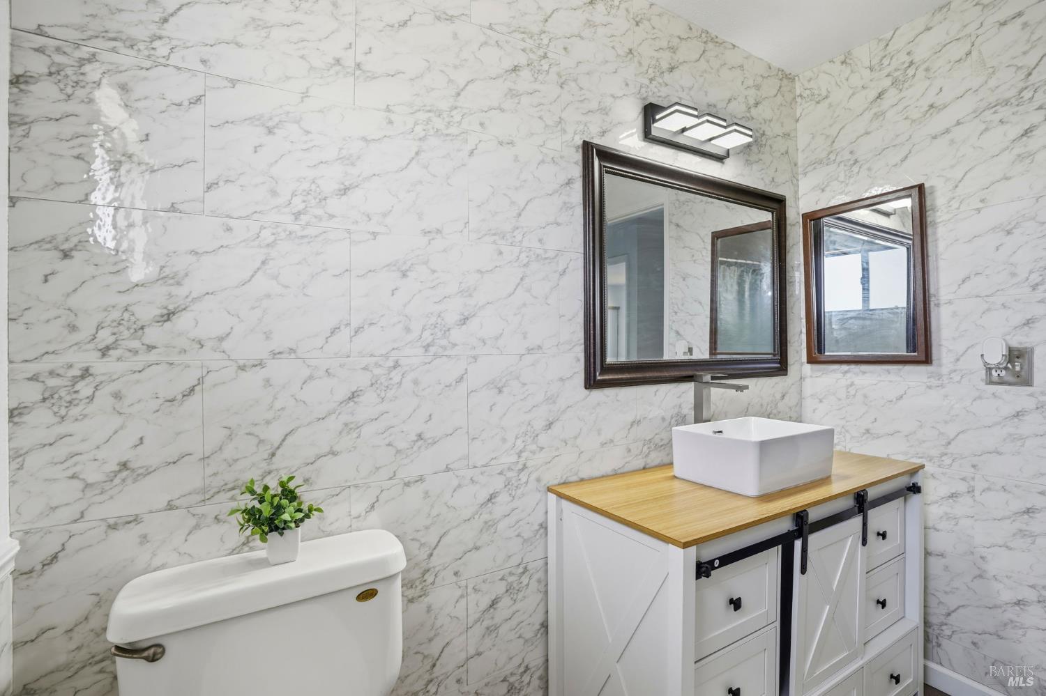 Detail Gallery Image 35 of 45 For 2100 Larchmont Cir, Fairfield,  CA 94534 - 5 Beds | 2/1 Baths