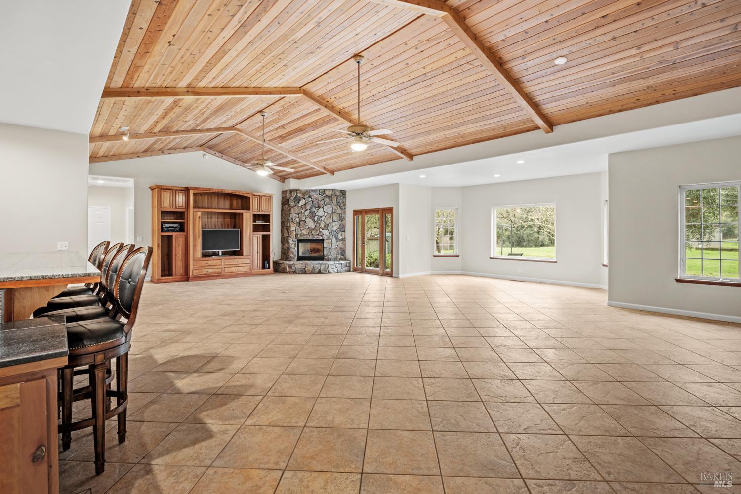 Detail Gallery Image 9 of 64 For 4595 Feliz Creek Rd, Hopland,  CA 95449 - 12 Beds | 6/1 Baths