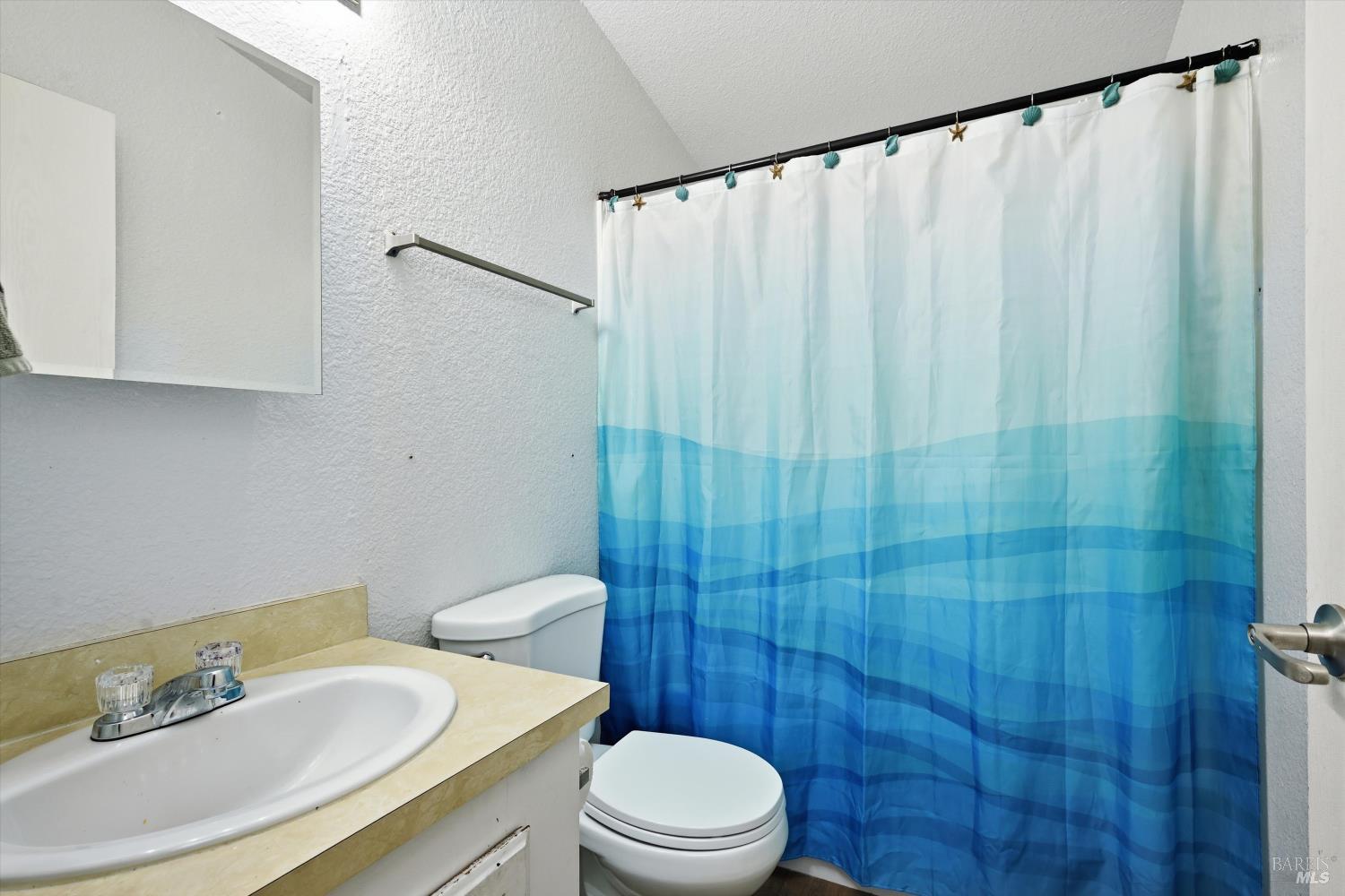 Detail Gallery Image 10 of 17 For 16845 Pebble Ct, Lower Lake,  CA 95457 - 3 Beds | 2 Baths