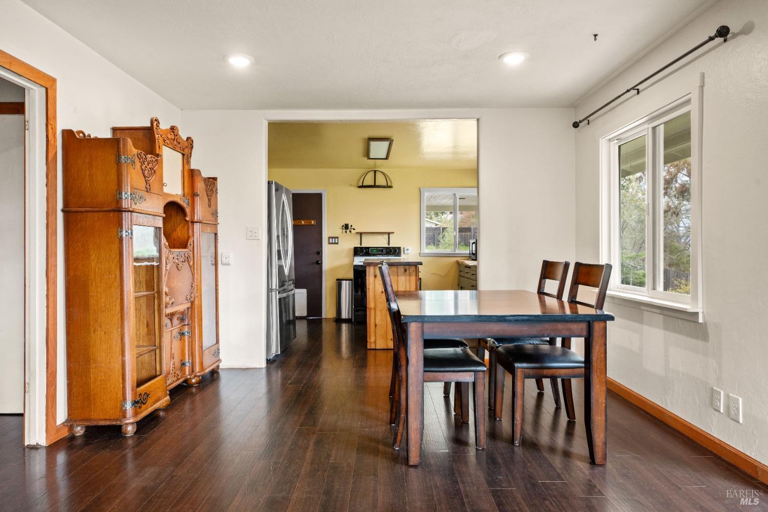 Detail Gallery Image 9 of 24 For 210 Bourbon Ln, Ukiah,  CA 95482 - 2 Beds | 1 Baths