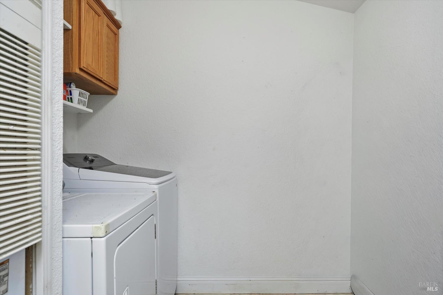 Detail Gallery Image 9 of 17 For 16845 Pebble Ct, Lower Lake,  CA 95457 - 3 Beds | 2 Baths