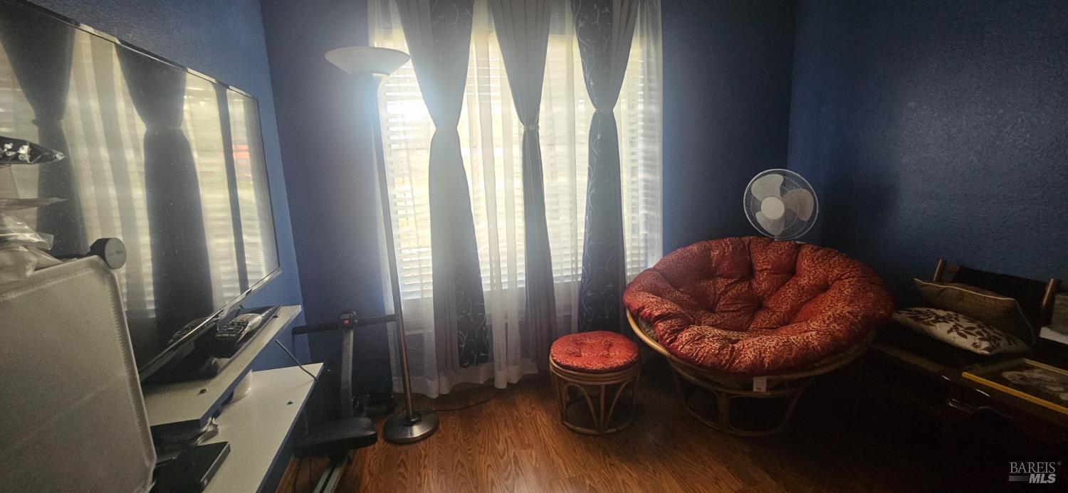 Detail Gallery Image 10 of 17 For 400 Foothill Dr, Vallejo,  CA 94591 - 3 Beds | 2 Baths