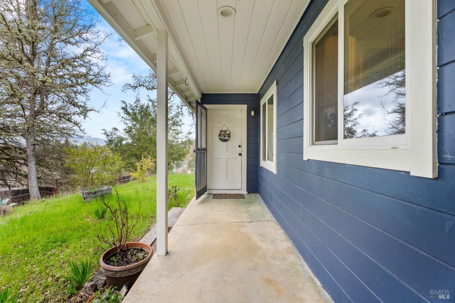Detail Gallery Image 2 of 24 For 210 Bourbon Ln, Ukiah,  CA 95482 - 2 Beds | 1 Baths