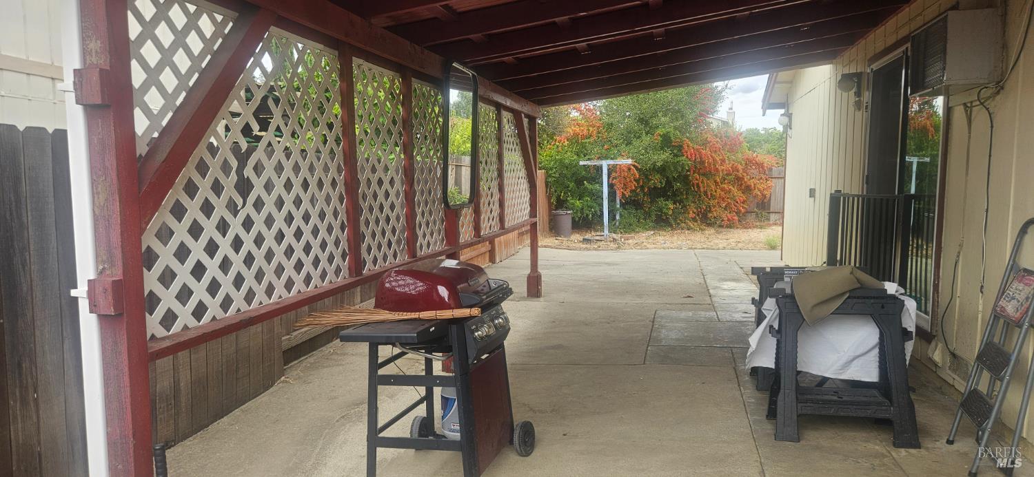 Detail Gallery Image 14 of 17 For 400 Foothill Dr, Vallejo,  CA 94591 - 3 Beds | 2 Baths