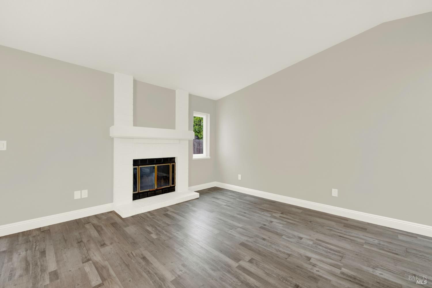 Detail Gallery Image 9 of 35 For 1402 Shasta St, Suisun City,  CA 94585 - 2 Beds | 2 Baths
