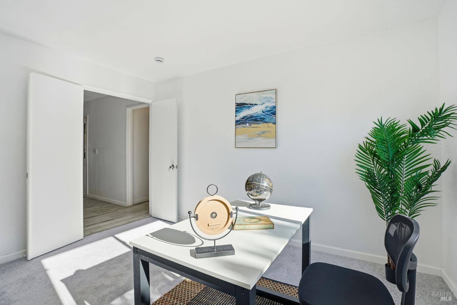 Detail Gallery Image 20 of 45 For 2100 Larchmont Cir, Fairfield,  CA 94534 - 5 Beds | 2/1 Baths