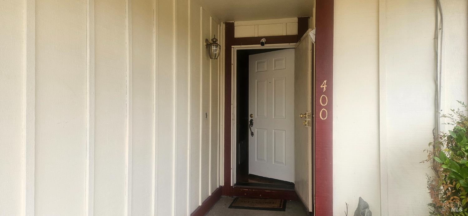 Detail Gallery Image 2 of 17 For 400 Foothill Dr, Vallejo,  CA 94591 - 3 Beds | 2 Baths