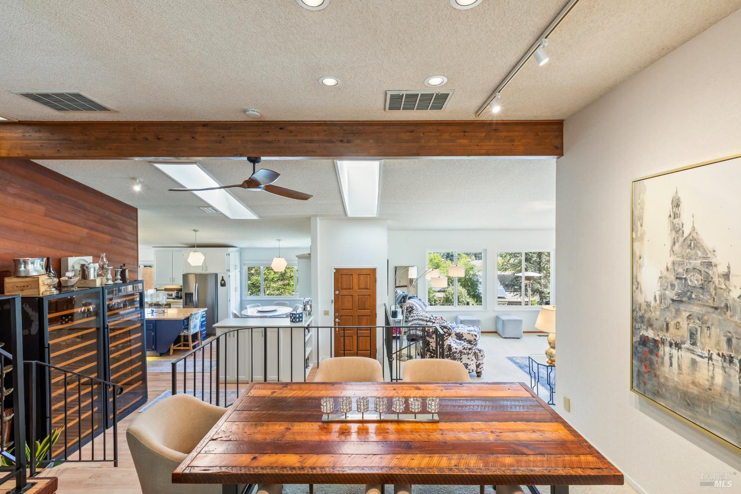 Detail Gallery Image 10 of 41 For 410 Oak Mesa Ct, Santa Rosa,  CA 95409 - 2 Beds | 2/1 Baths