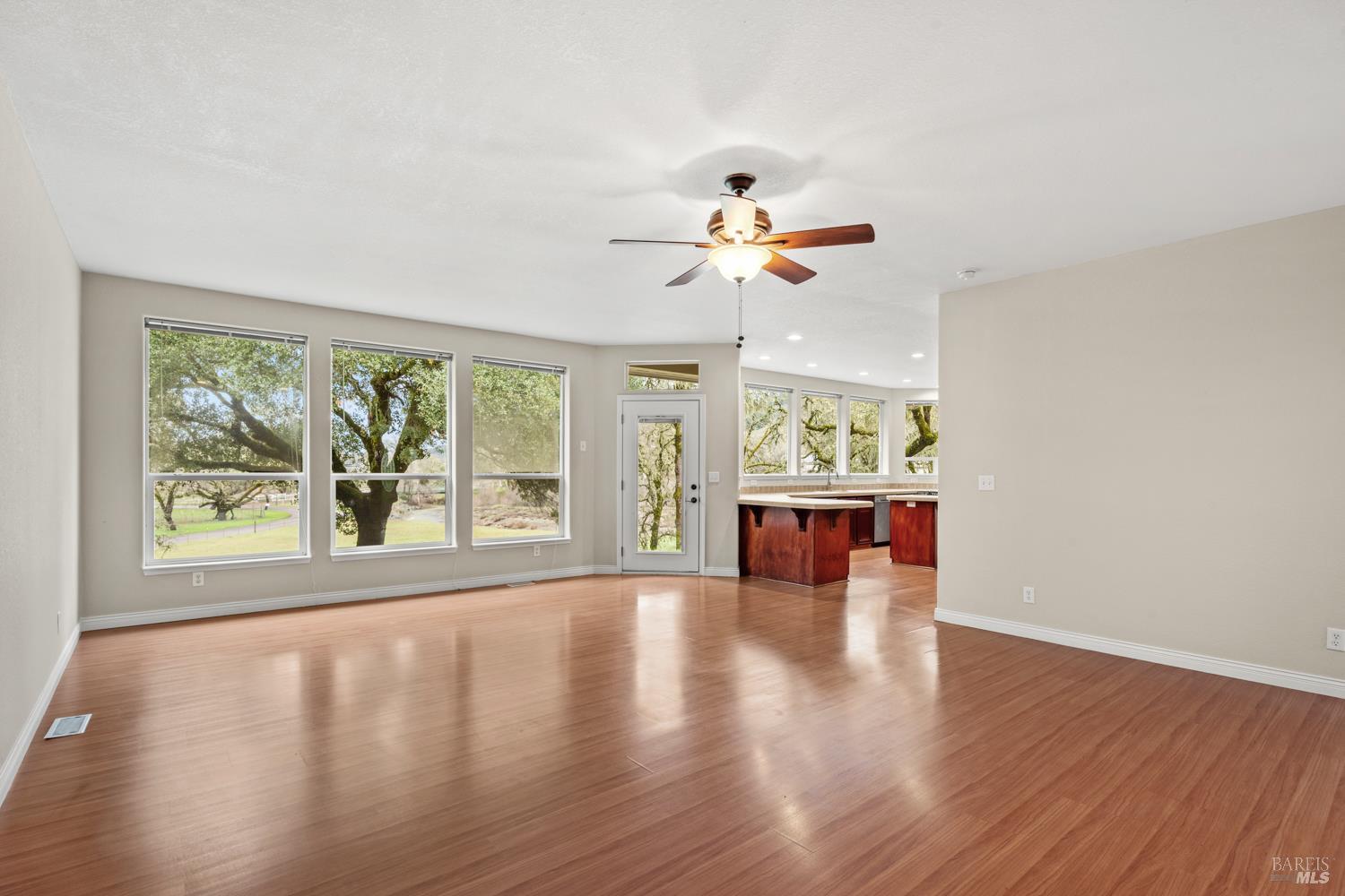 Detail Gallery Image 35 of 64 For 4595 Feliz Creek Rd, Hopland,  CA 95449 - 12 Beds | 6/1 Baths