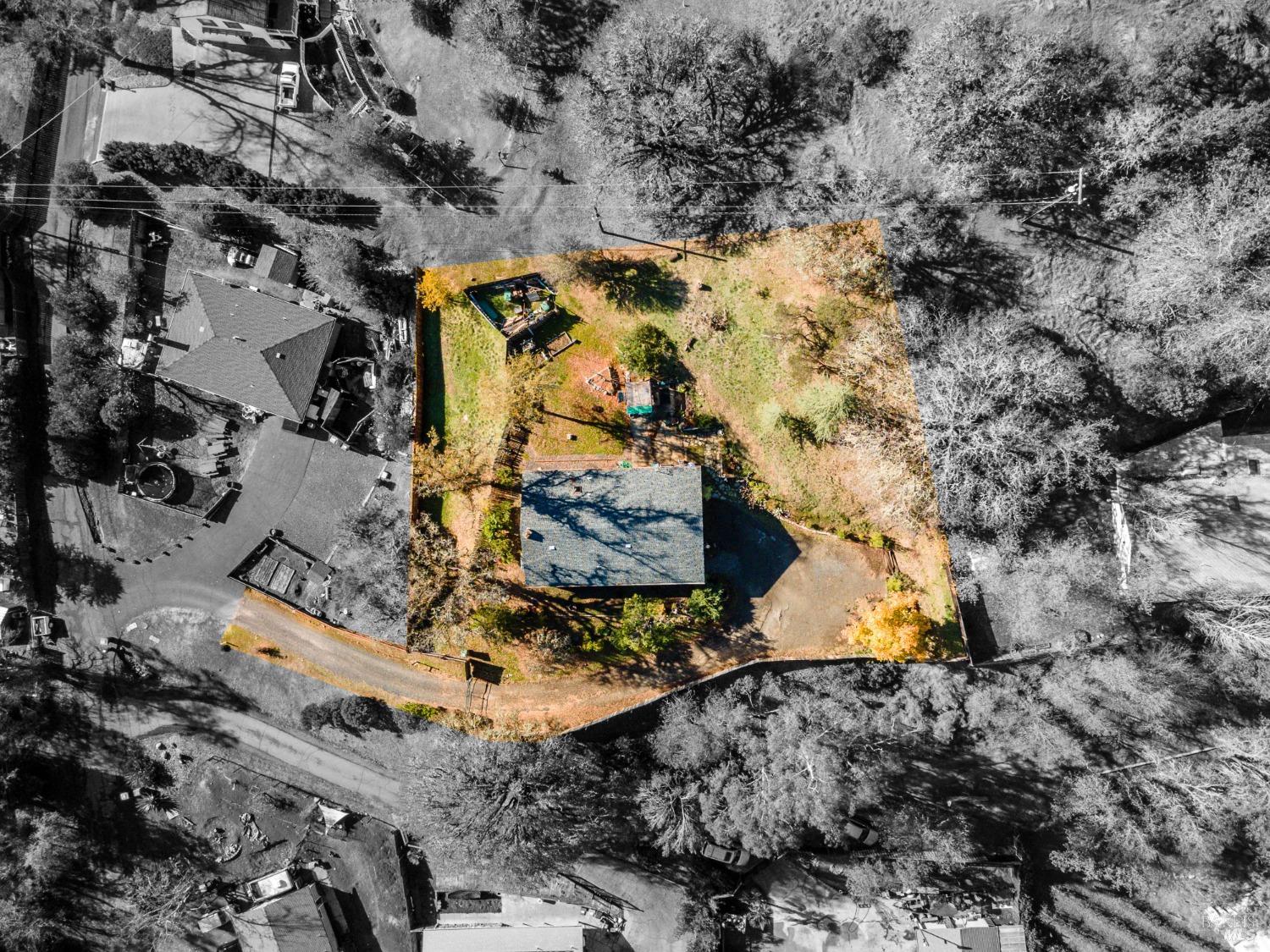 Detail Gallery Image 3 of 24 For 210 Bourbon Ln, Ukiah,  CA 95482 - 2 Beds | 1 Baths