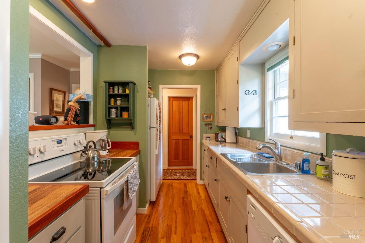 Detail Gallery Image 12 of 24 For 41600 Comptche-Ukiah Rd, Mendocino,  CA 95460 - 2 Beds | 1 Baths