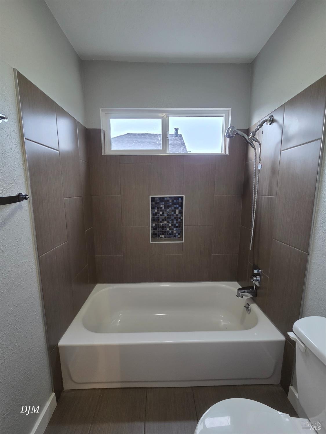 Detail Gallery Image 16 of 21 For 213 Waterview Ter, Vallejo,  CA 94591 - 3 Beds | 2/1 Baths