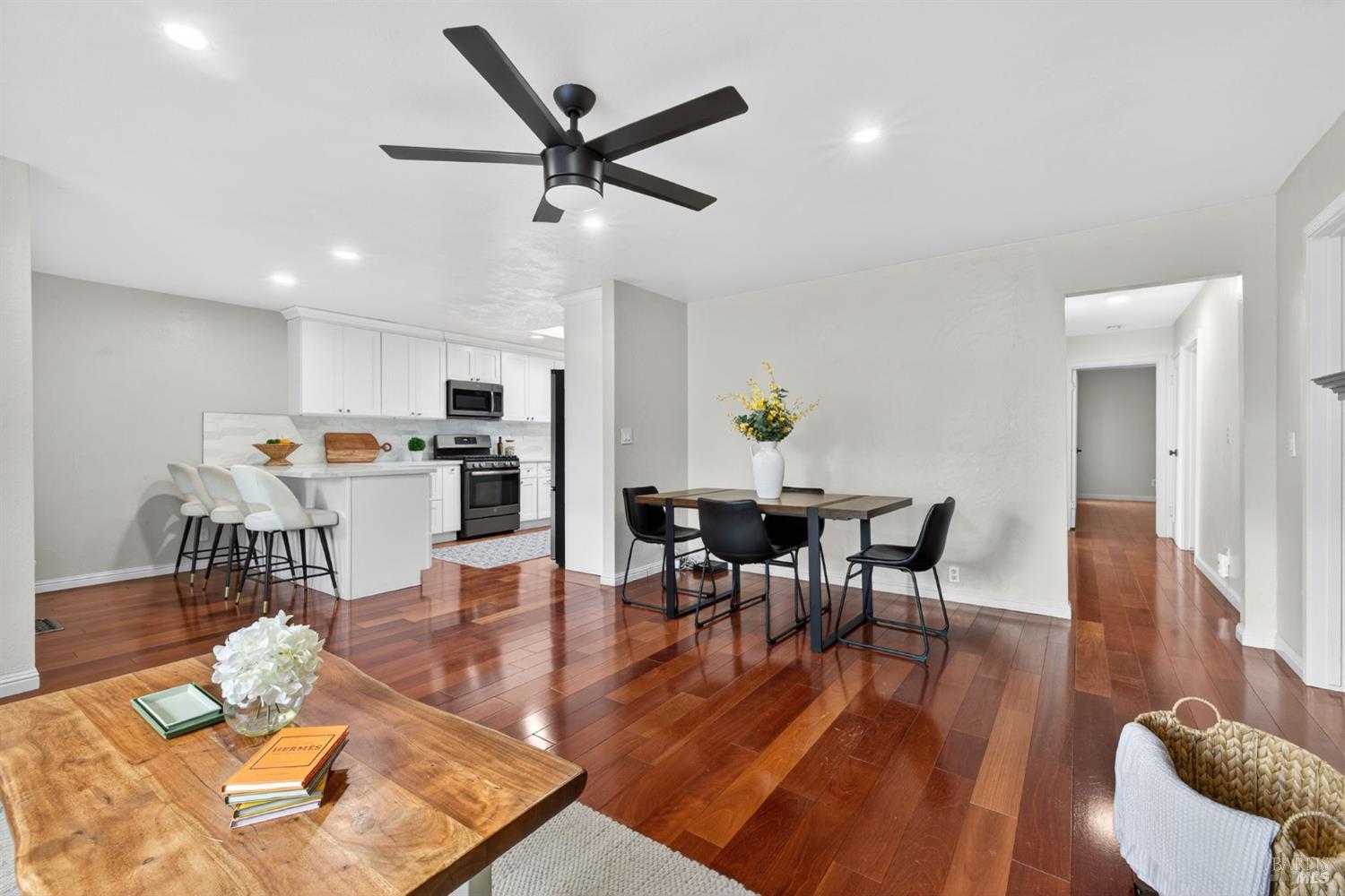 Detail Gallery Image 13 of 58 For 4933 Hansen Dr, Santa Rosa,  CA 95409 - 4 Beds | 2 Baths