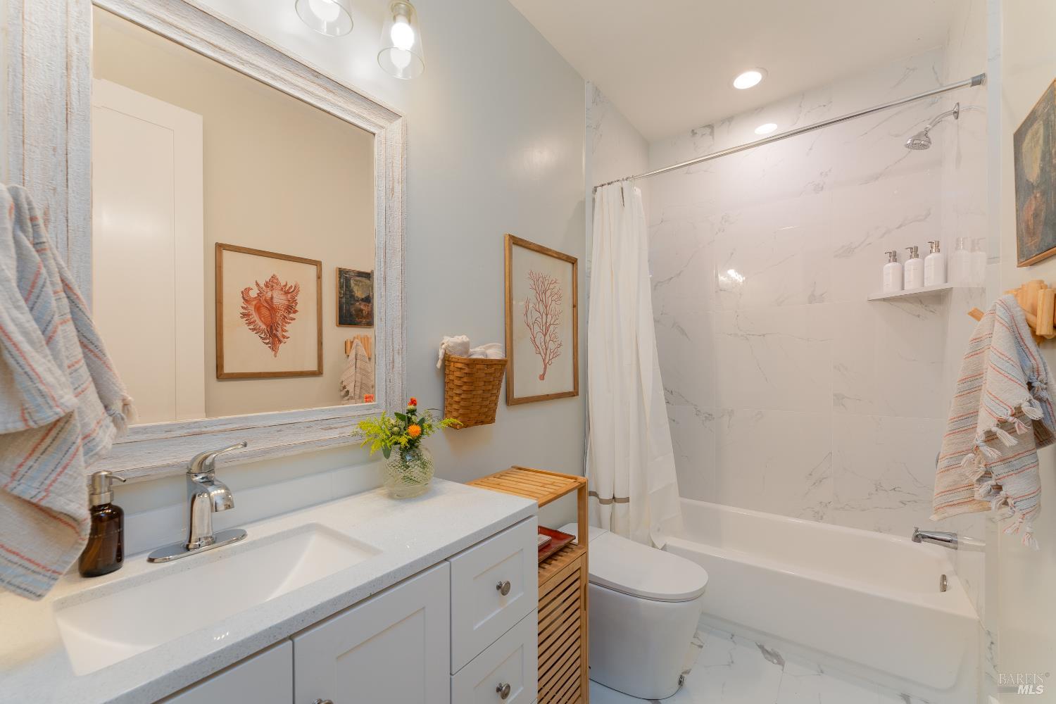 Detail Gallery Image 17 of 52 For 2412 Celestin Ct, Ukiah,  CA 95482 - 4 Beds | 4 Baths