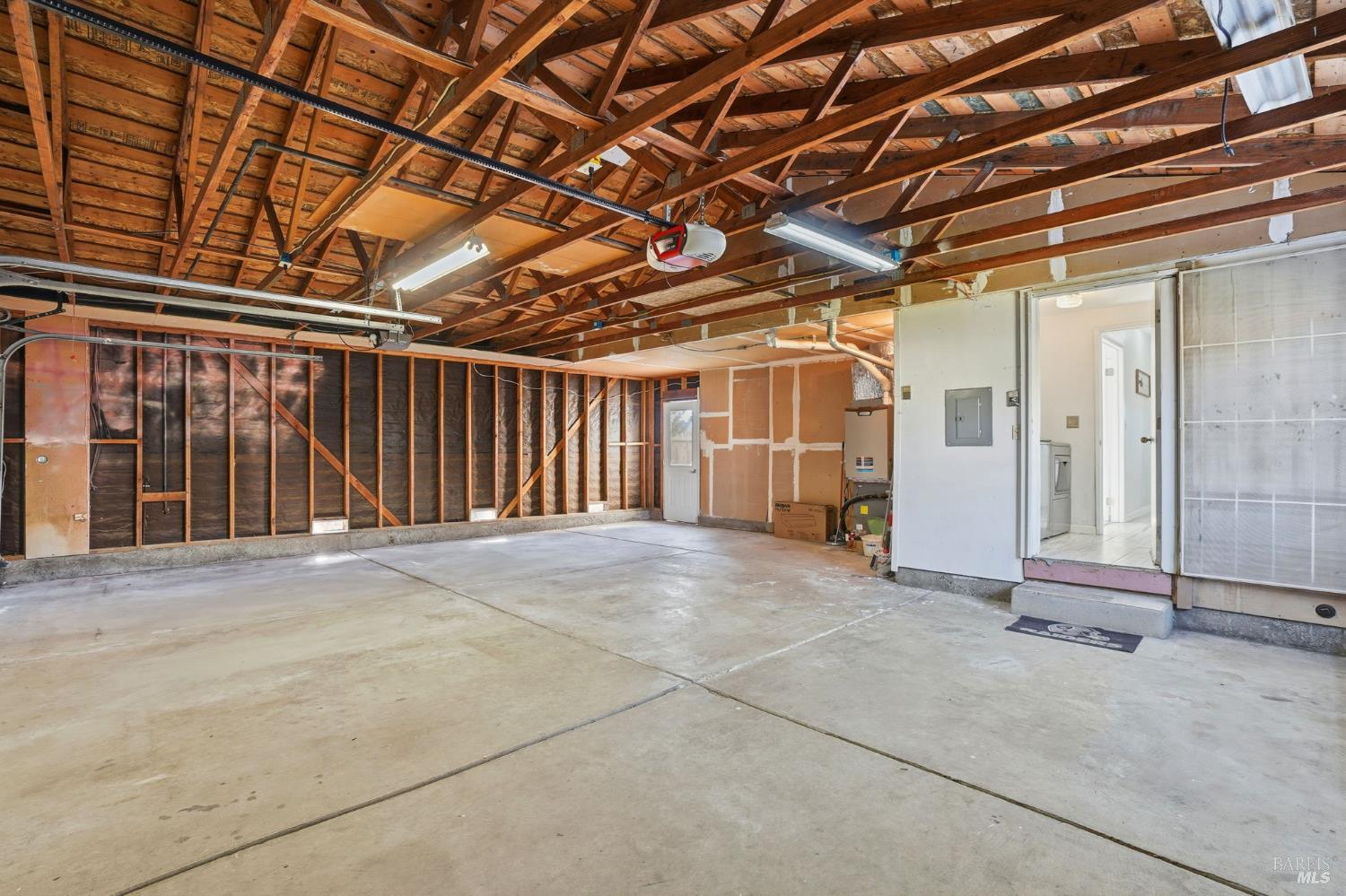 Detail Gallery Image 39 of 45 For 2100 Larchmont Cir, Fairfield,  CA 94534 - 5 Beds | 2/1 Baths