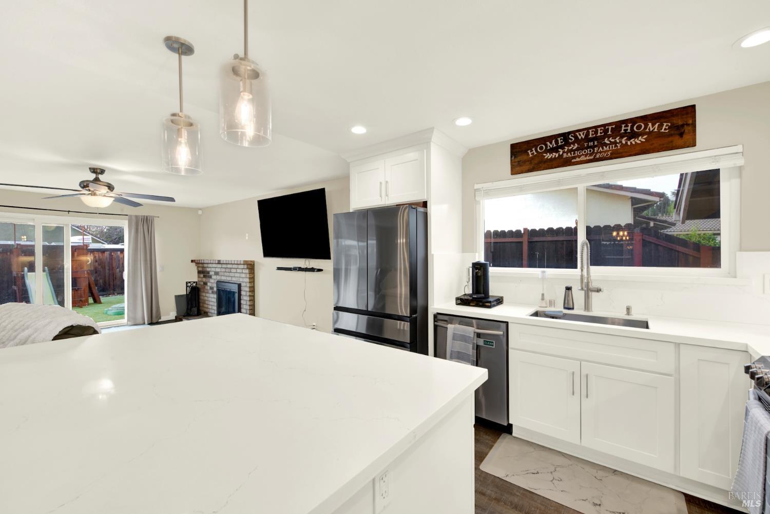 Detail Gallery Image 14 of 58 For 2903 Burbank Dr, Fairfield,  CA 94534 - 4 Beds | 2 Baths