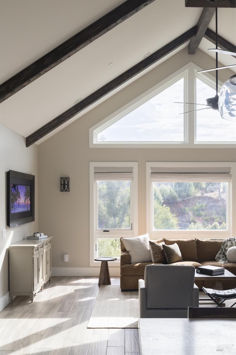 Detail Gallery Image 5 of 31 For 1236 Michele Way, Santa Rosa,  CA 95404 - 3 Beds | 3/1 Baths