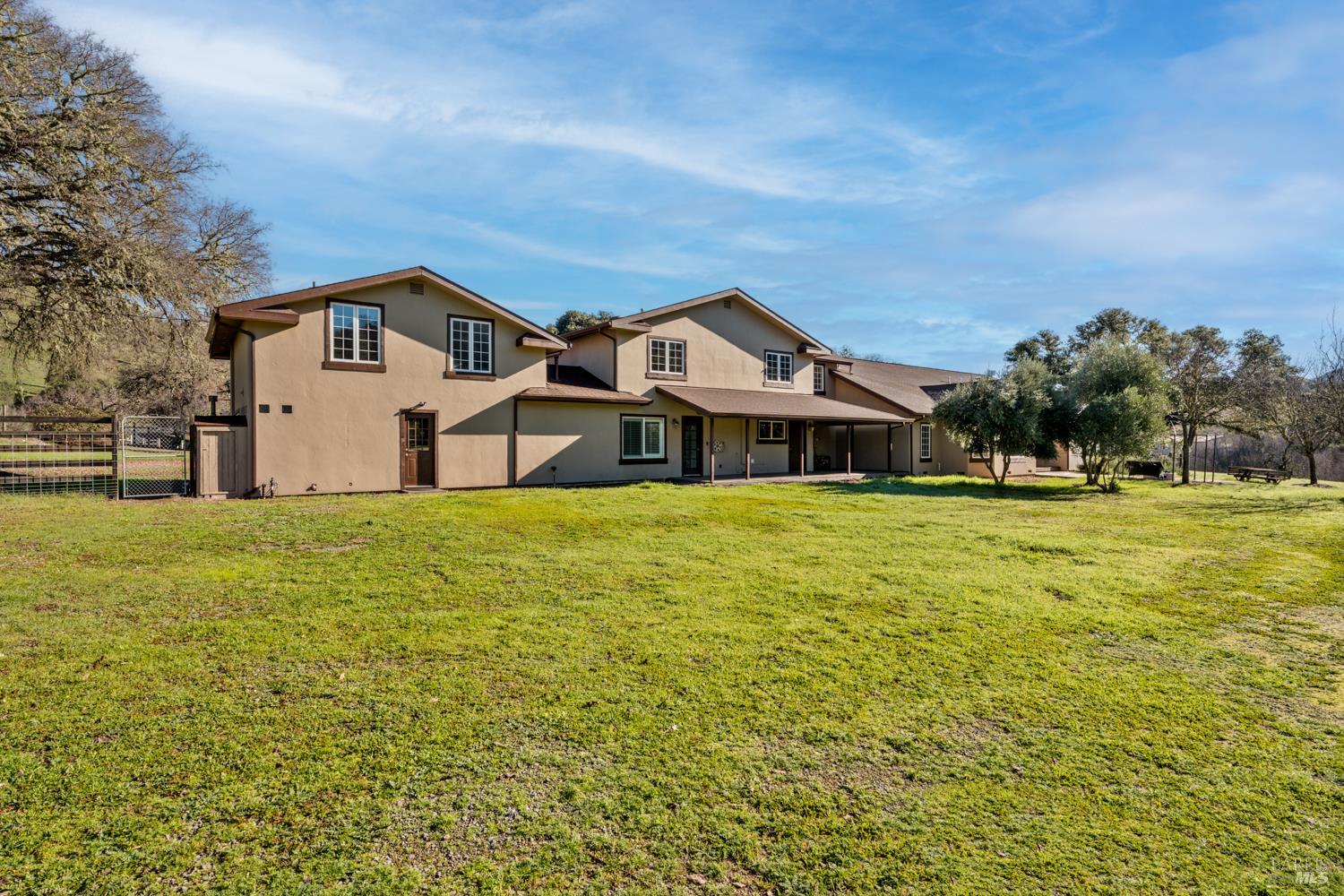 Detail Gallery Image 5 of 64 For 4595 Feliz Creek Rd, Hopland,  CA 95449 - 12 Beds | 6/1 Baths