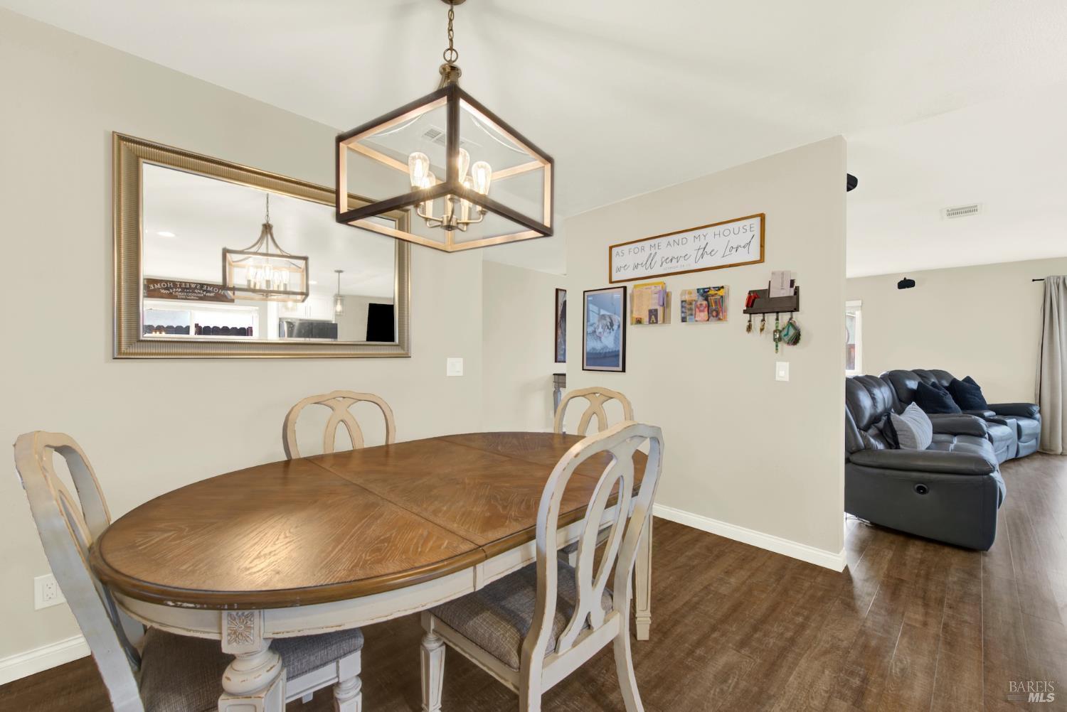 Detail Gallery Image 20 of 58 For 2903 Burbank Dr, Fairfield,  CA 94534 - 4 Beds | 2 Baths