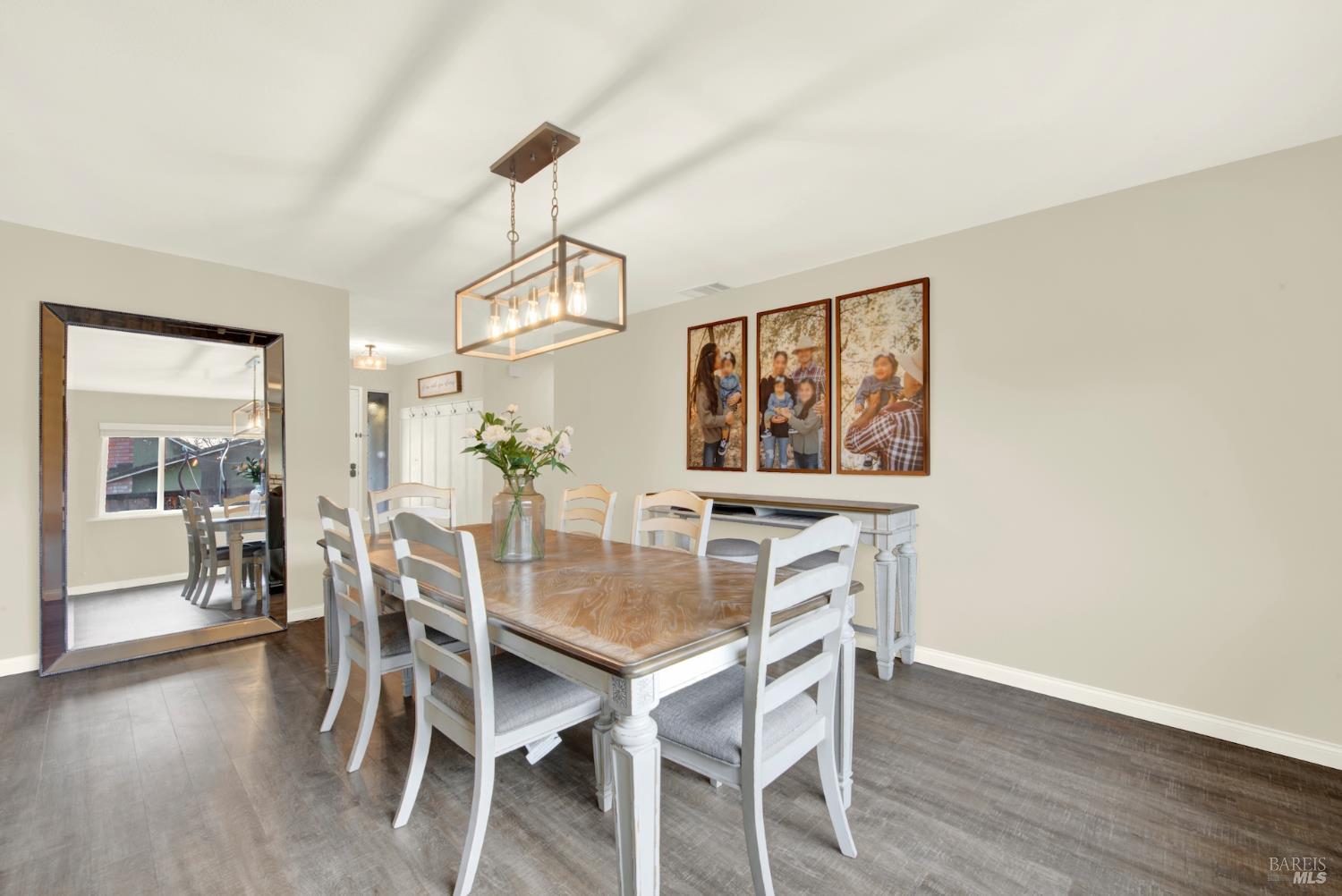 Detail Gallery Image 5 of 58 For 2903 Burbank Dr, Fairfield,  CA 94534 - 4 Beds | 2 Baths