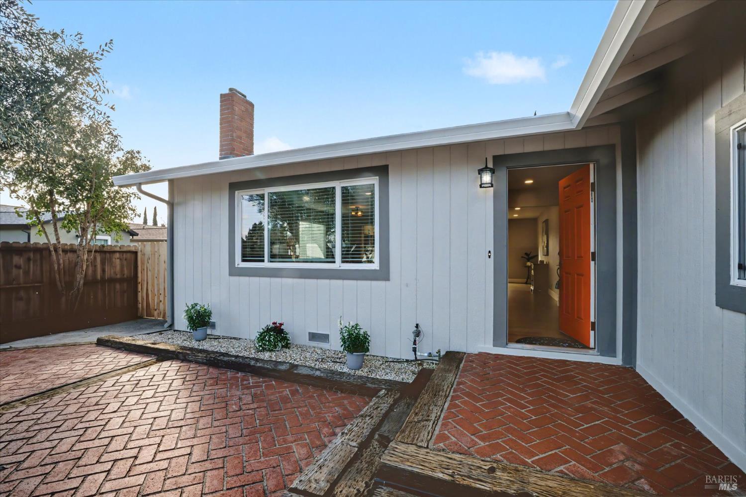 Detail Gallery Image 6 of 54 For 2351 Twain Ct, Fairfield,  CA 94533 - 3 Beds | 2 Baths