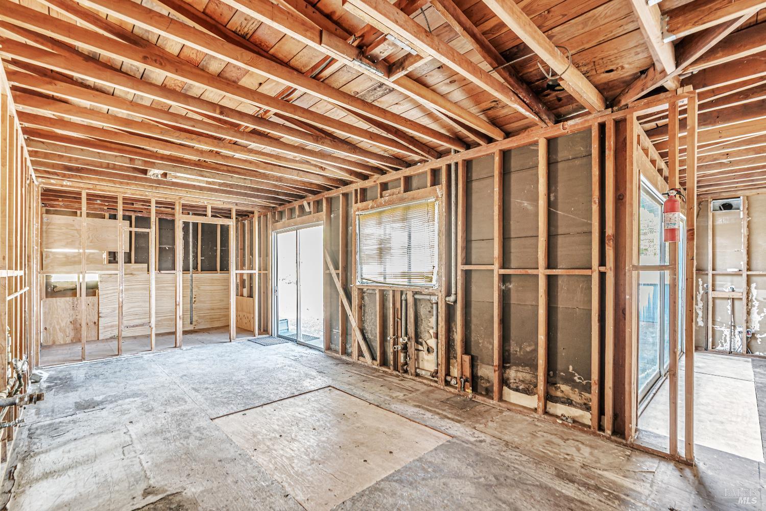 Detail Gallery Image 16 of 53 For 65 Circle Rd, San Rafael,  CA 94903 - 4 Beds | 3 Baths