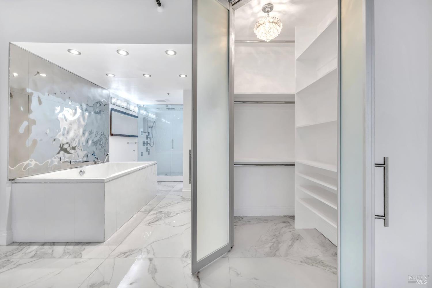 Detail Gallery Image 23 of 31 For 6363 Christie Ave #2513,  Emeryville,  CA 94608 - 1 Beds | 1 Baths