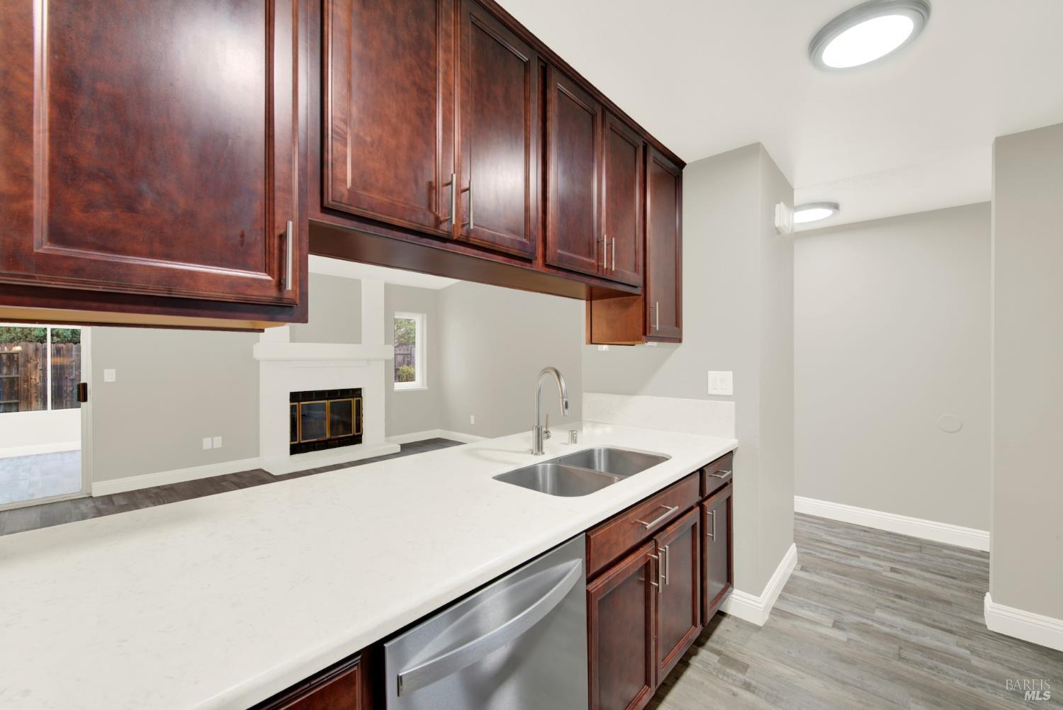 Detail Gallery Image 15 of 35 For 1402 Shasta St, Suisun City,  CA 94585 - 2 Beds | 2 Baths