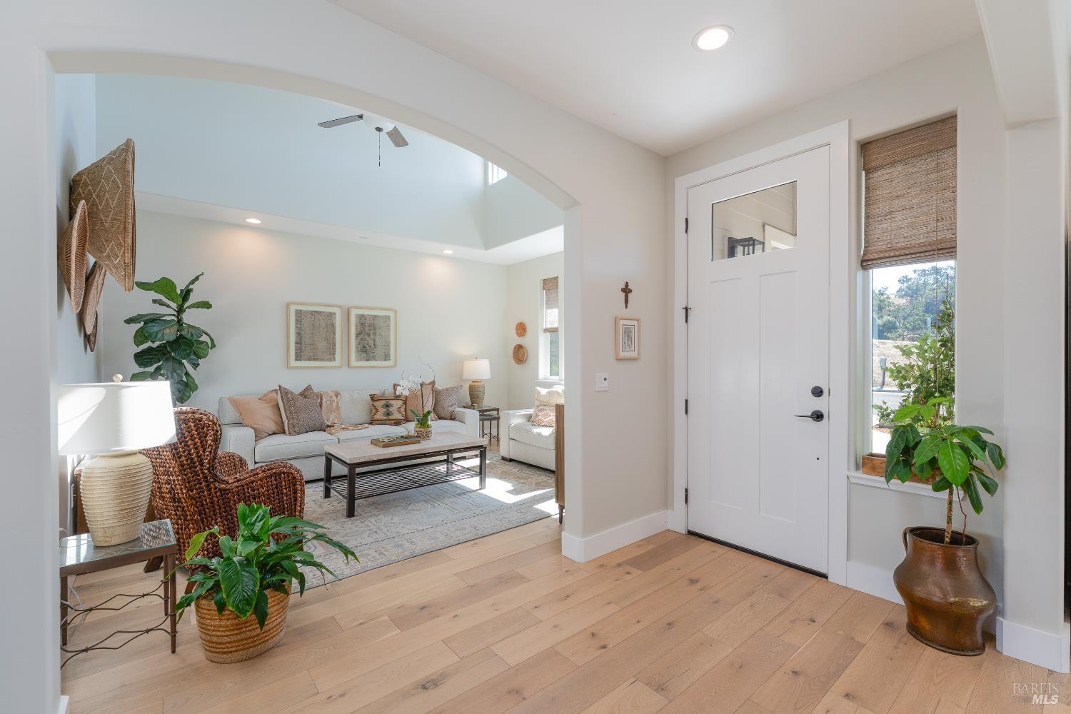 Detail Gallery Image 4 of 52 For 2412 Celestin Ct, Ukiah,  CA 95482 - 4 Beds | 4 Baths