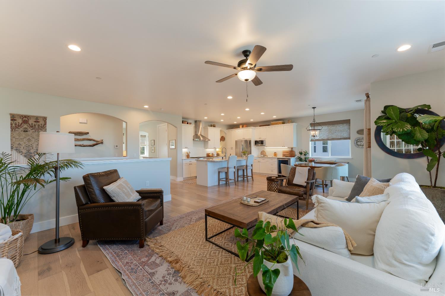 Detail Gallery Image 14 of 52 For 2412 Celestin Ct, Ukiah,  CA 95482 - 4 Beds | 4 Baths