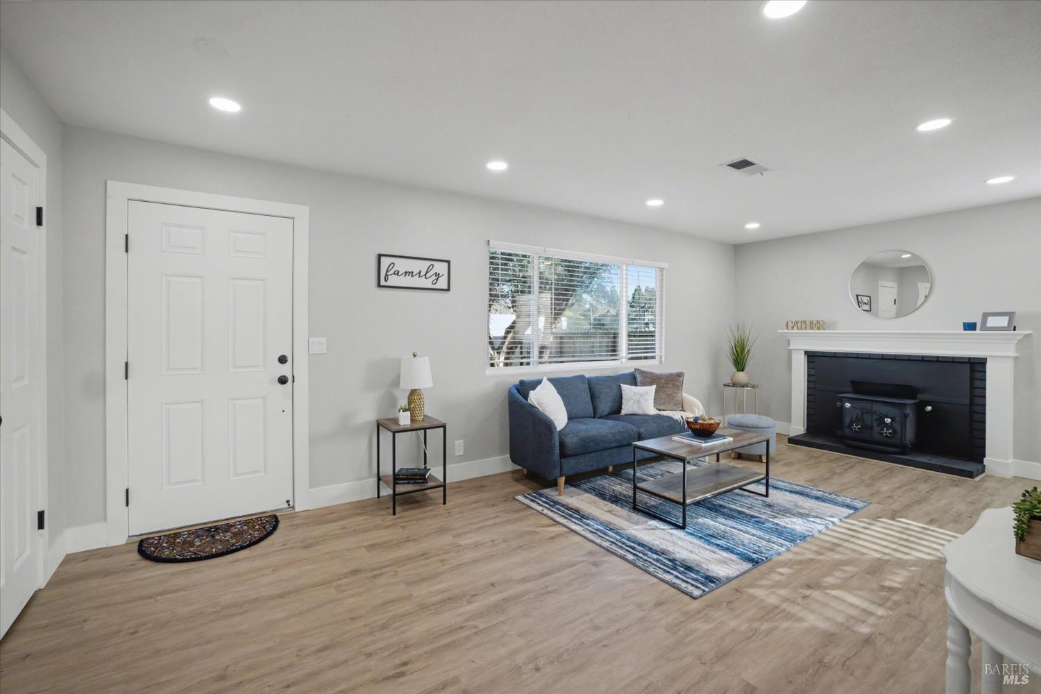 Detail Gallery Image 9 of 54 For 2351 Twain Ct, Fairfield,  CA 94533 - 3 Beds | 2 Baths