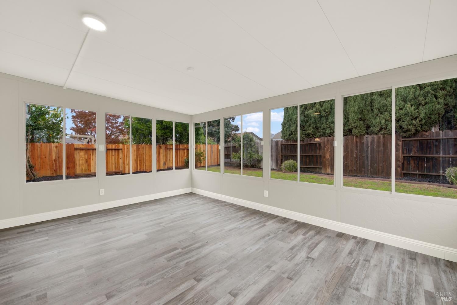 Detail Gallery Image 13 of 35 For 1402 Shasta St, Suisun City,  CA 94585 - 2 Beds | 2 Baths