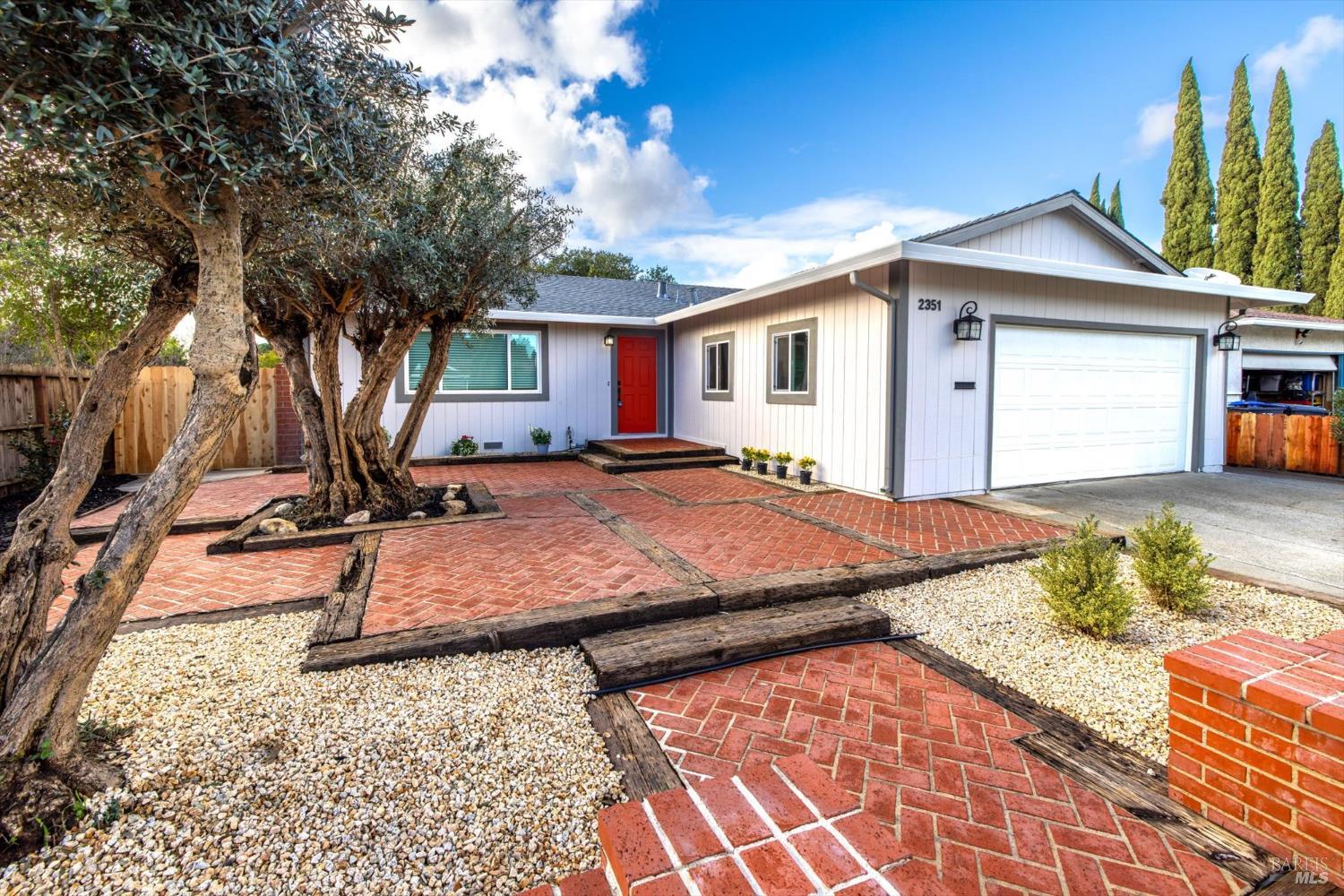 Detail Gallery Image 2 of 54 For 2351 Twain Ct, Fairfield,  CA 94533 - 3 Beds | 2 Baths