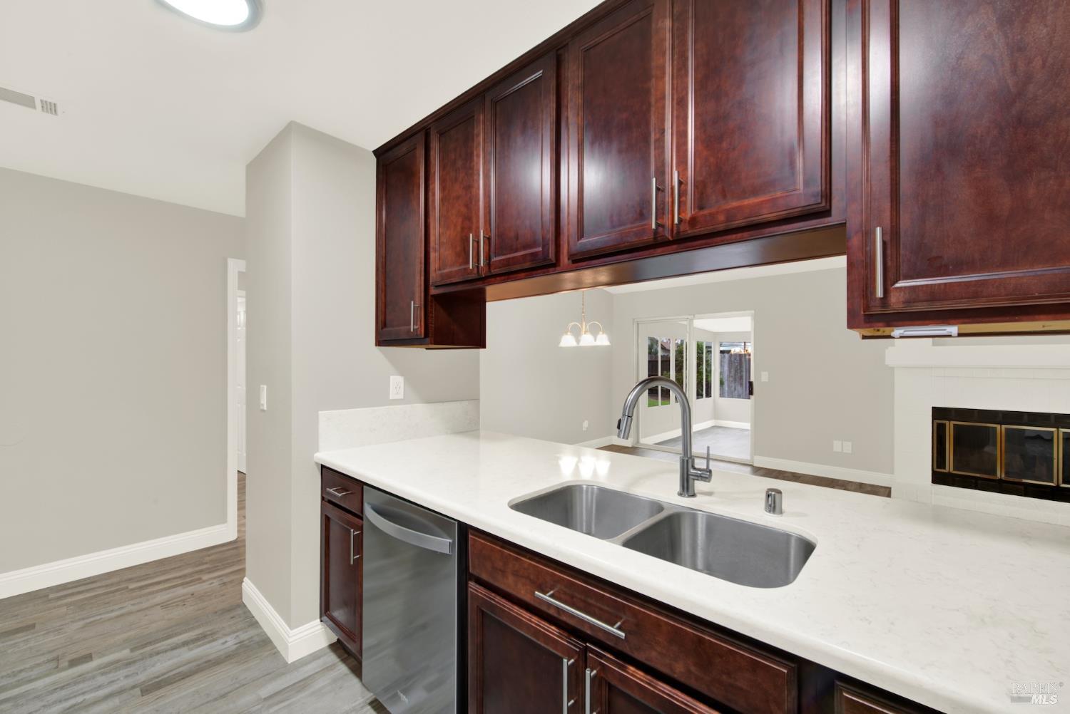 Detail Gallery Image 17 of 35 For 1402 Shasta St, Suisun City,  CA 94585 - 2 Beds | 2 Baths