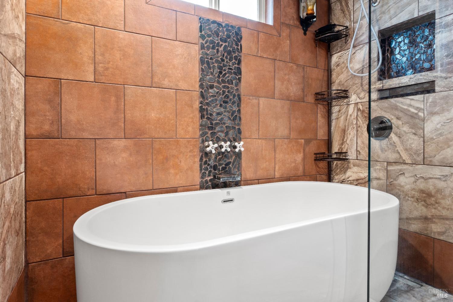 Detail Gallery Image 17 of 24 For 210 Bourbon Ln, Ukiah,  CA 95482 - 2 Beds | 1 Baths