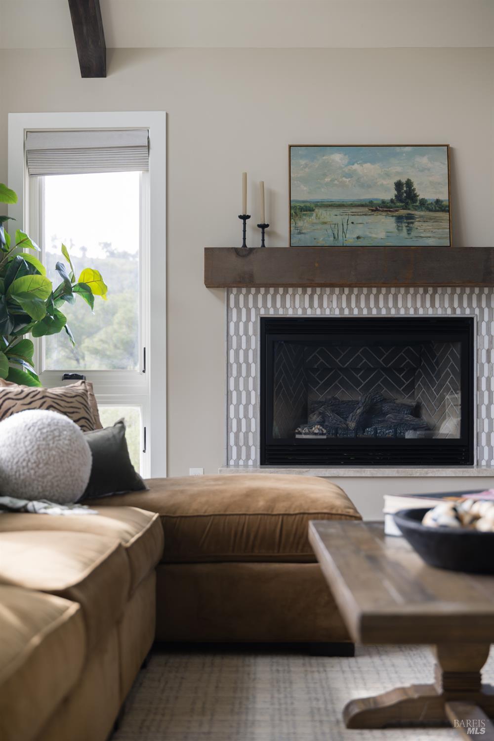 Detail Gallery Image 4 of 31 For 1236 Michele Way, Santa Rosa,  CA 95404 - 3 Beds | 3/1 Baths