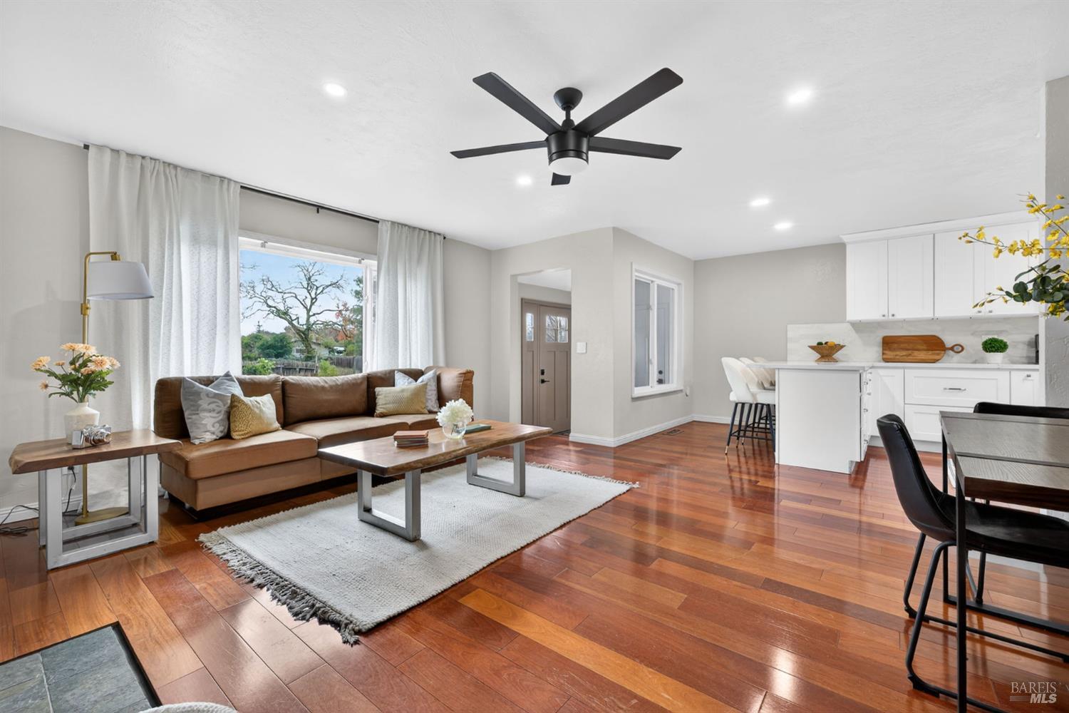 Detail Gallery Image 5 of 58 For 4933 Hansen Dr, Santa Rosa,  CA 95409 - 4 Beds | 2 Baths