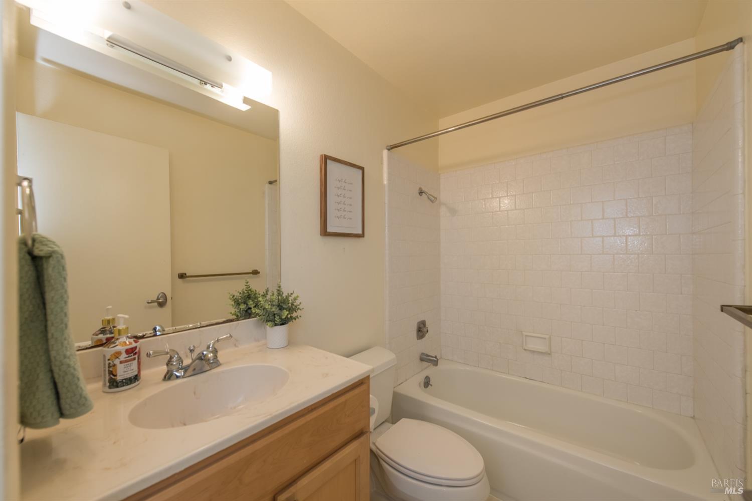 Detail Gallery Image 26 of 37 For 908 Shady Oak Dr, Santa Rosa,  CA 95404 - 3 Beds | 2 Baths