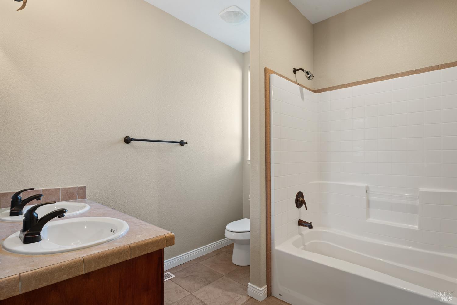 Detail Gallery Image 42 of 64 For 4595 Feliz Creek Rd, Hopland,  CA 95449 - 12 Beds | 6/1 Baths