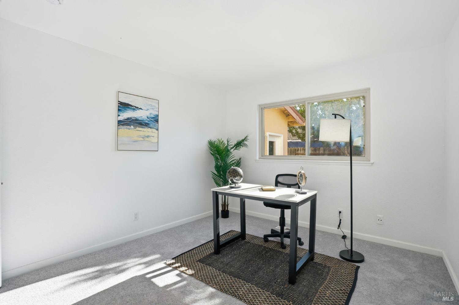 Detail Gallery Image 18 of 45 For 2100 Larchmont Cir, Fairfield,  CA 94534 - 5 Beds | 2/1 Baths