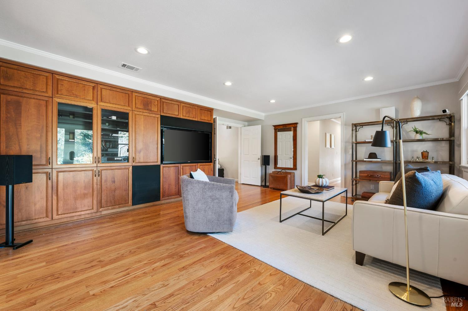 Detail Gallery Image 18 of 86 For 3182 Vichy Ave, Napa,  CA 94558 - 3 Beds | 2/1 Baths