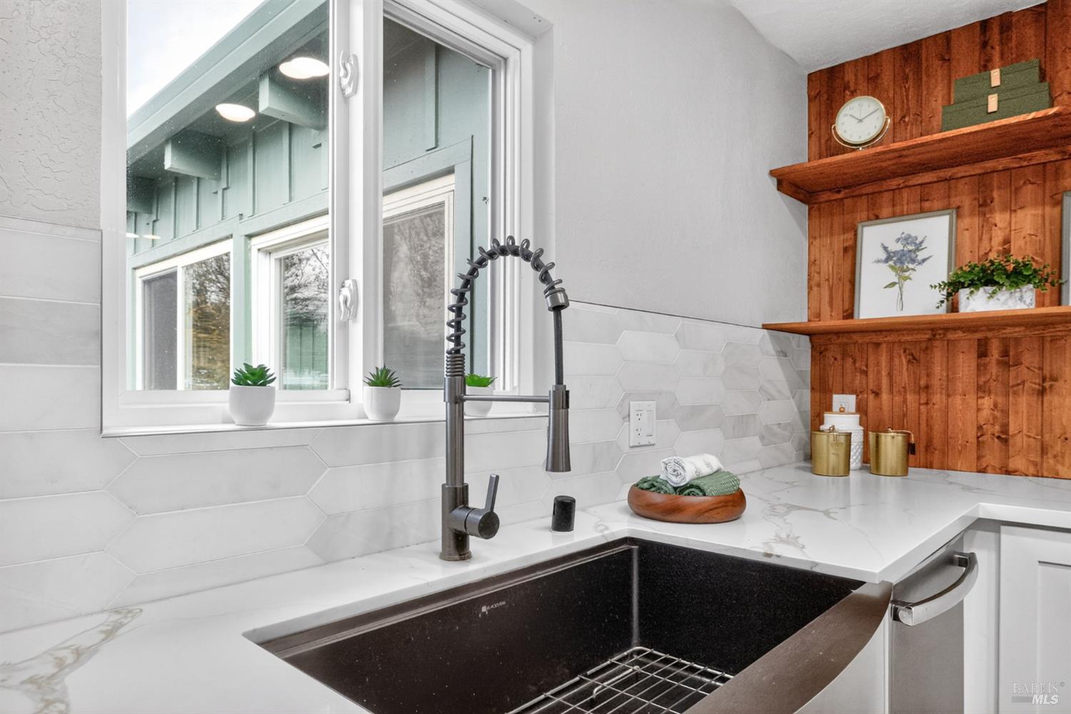 Detail Gallery Image 24 of 58 For 4933 Hansen Dr, Santa Rosa,  CA 95409 - 4 Beds | 2 Baths