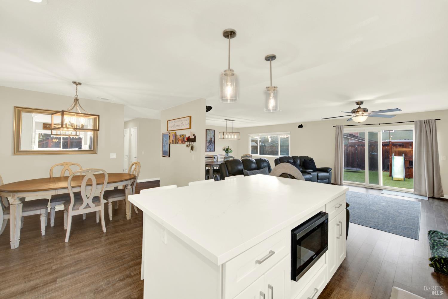 Detail Gallery Image 18 of 58 For 2903 Burbank Dr, Fairfield,  CA 94534 - 4 Beds | 2 Baths