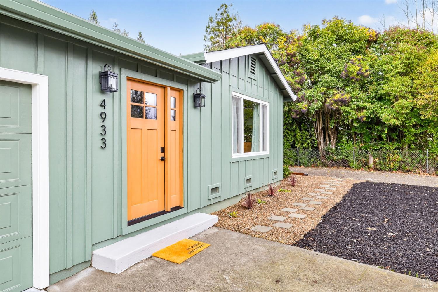 Detail Gallery Image 3 of 58 For 4933 Hansen Dr, Santa Rosa,  CA 95409 - 4 Beds | 2 Baths