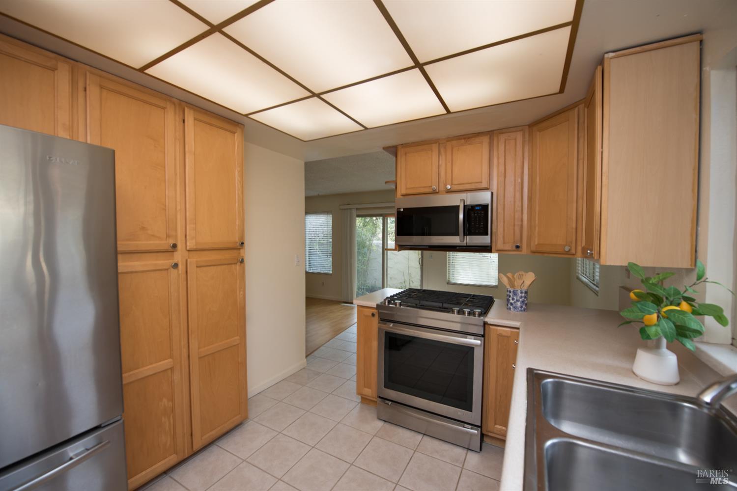 Detail Gallery Image 14 of 37 For 908 Shady Oak Dr, Santa Rosa,  CA 95404 - 3 Beds | 2 Baths