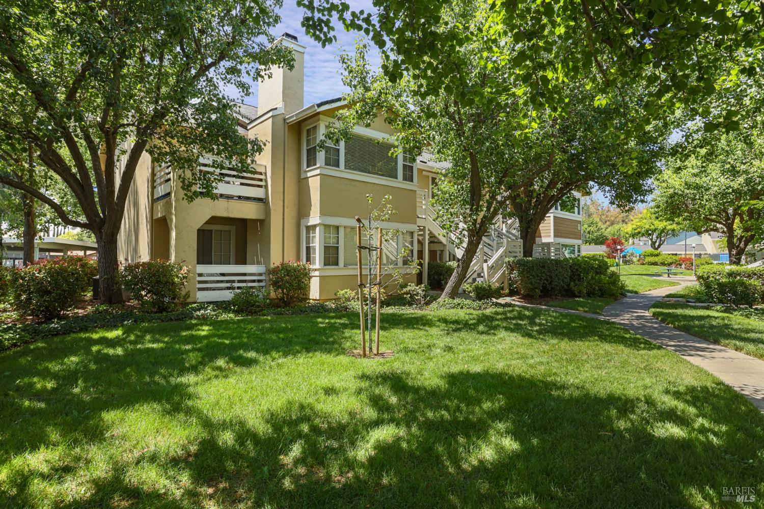 Detail Gallery Image 4 of 26 For 2915 N Texas St #129,  Fairfield,  CA 94533 - 2 Beds | 1 Baths