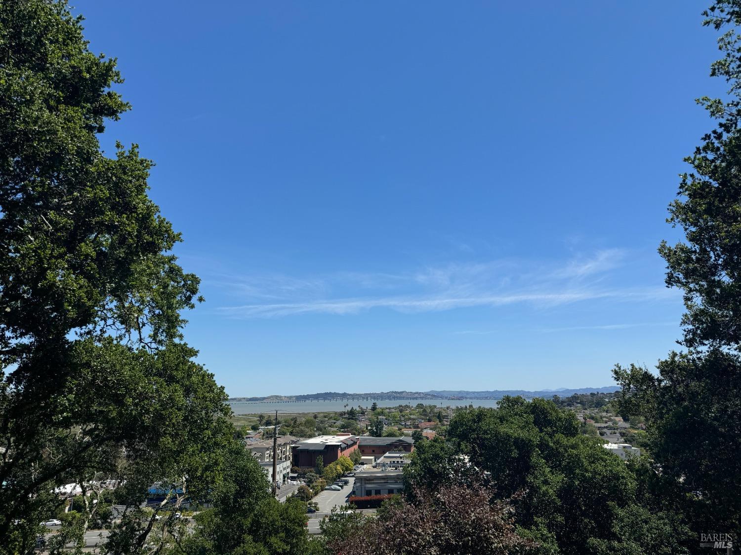 Detail Gallery Image 8 of 44 For 815 Meadowsweet Dr, Corte Madera,  CA 94925 - – Beds | – Baths