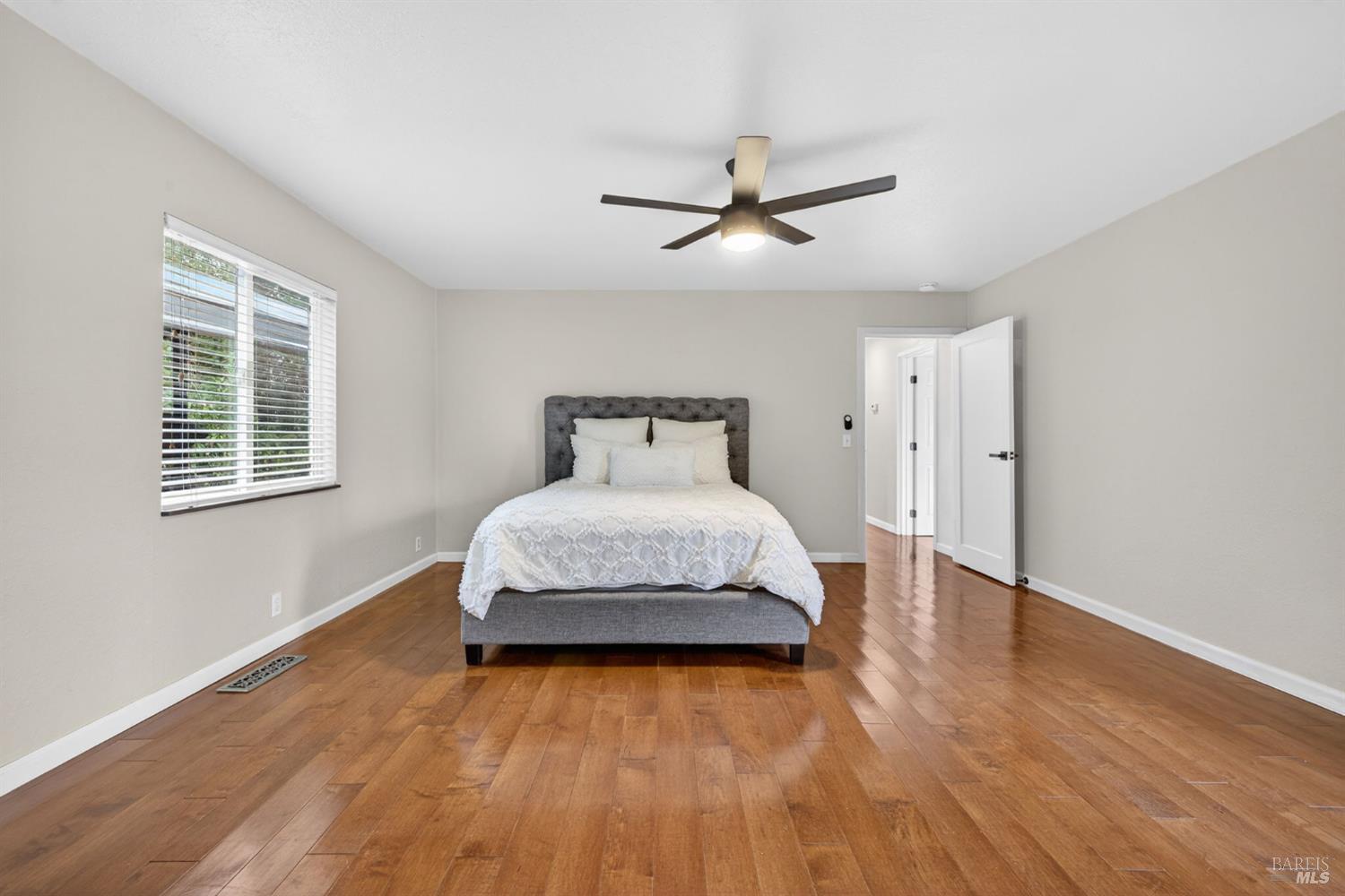 Detail Gallery Image 33 of 58 For 4933 Hansen Dr, Santa Rosa,  CA 95409 - 4 Beds | 2 Baths